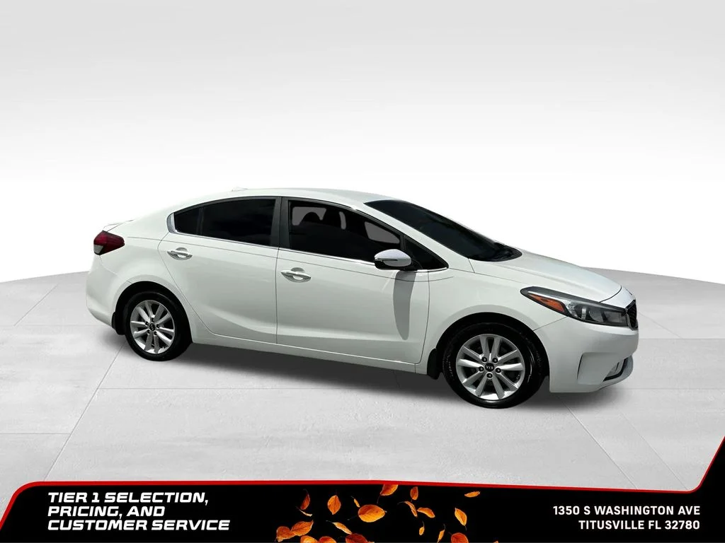 Used 2017 White Kia S image 11