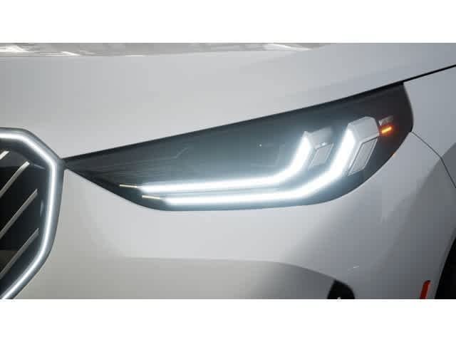 New 2026 Mineral White Metallic BMW 30 xDrive image 6