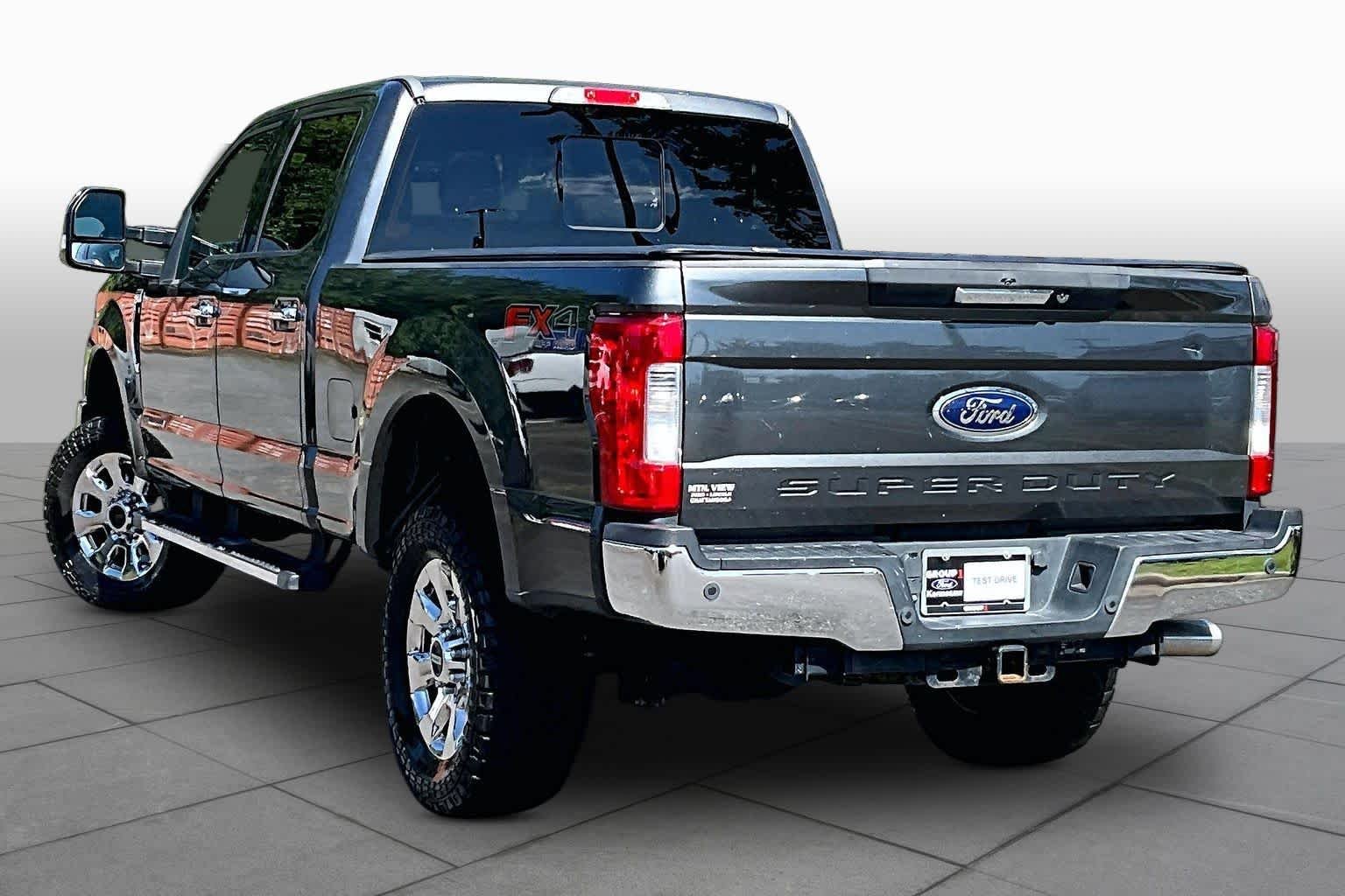 Used 2018 Magnetic Metallic Ford LARIAT image 12