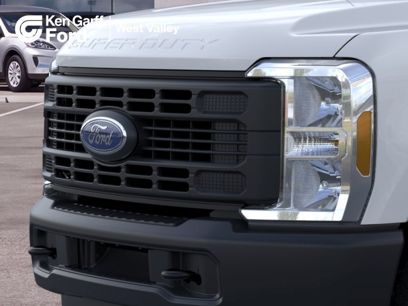 New 2026 Oxford White Ford XL image 18
