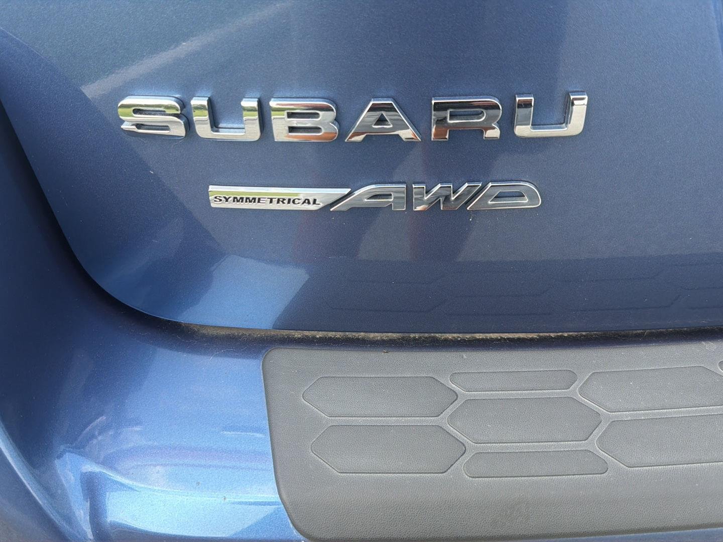 Used 2019 Quartz Blue Pearl Subaru Premium image 10