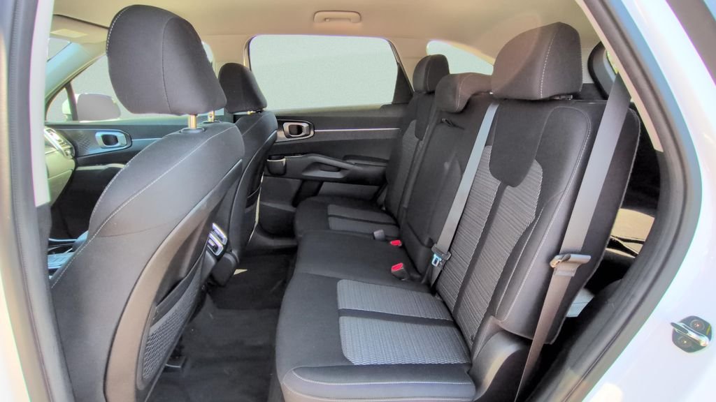 Used 2022 White Kia LX image 10