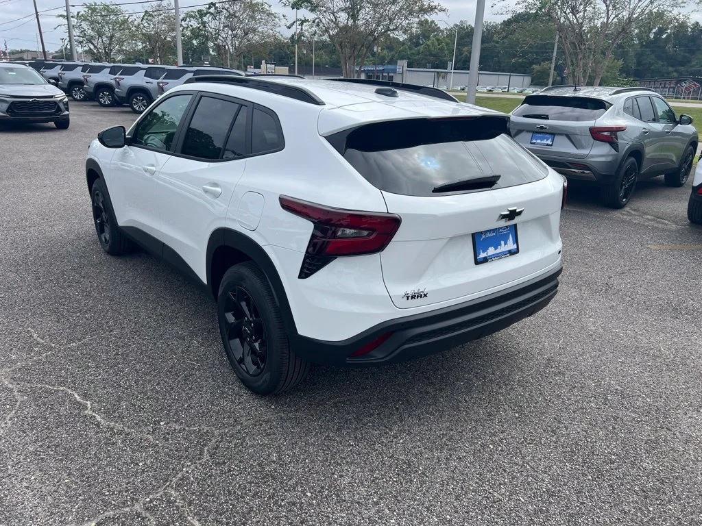 New 2026 Summit White Chevrolet LT image 3