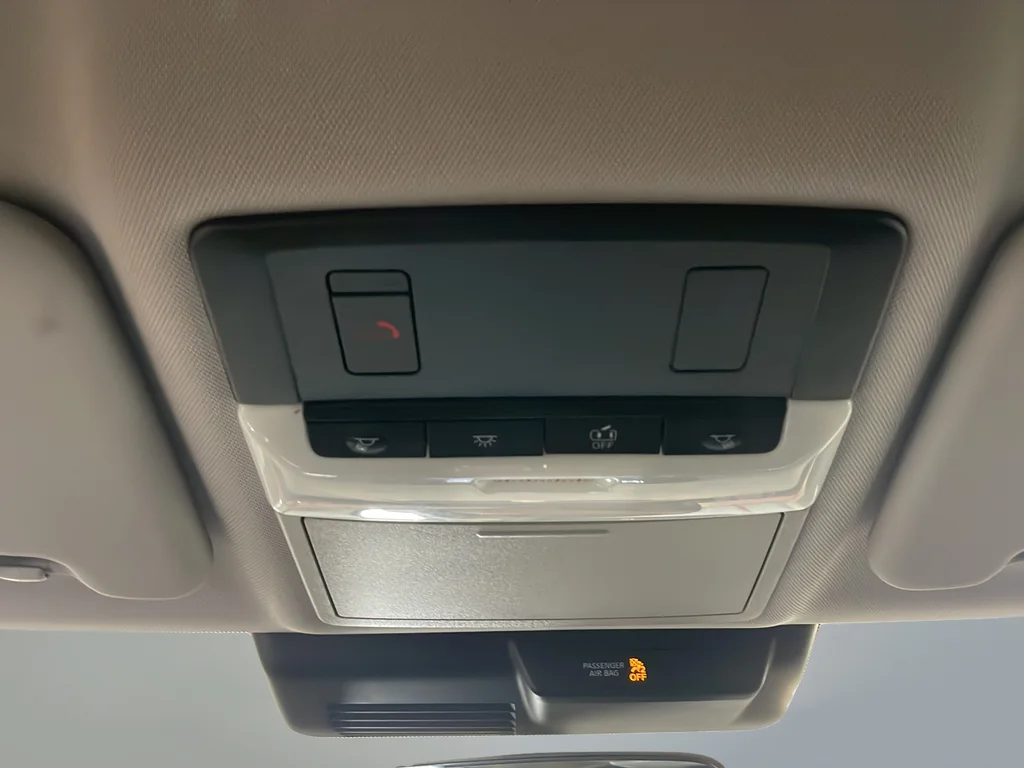 Used 2024 Red Mitsubishi SE image 36