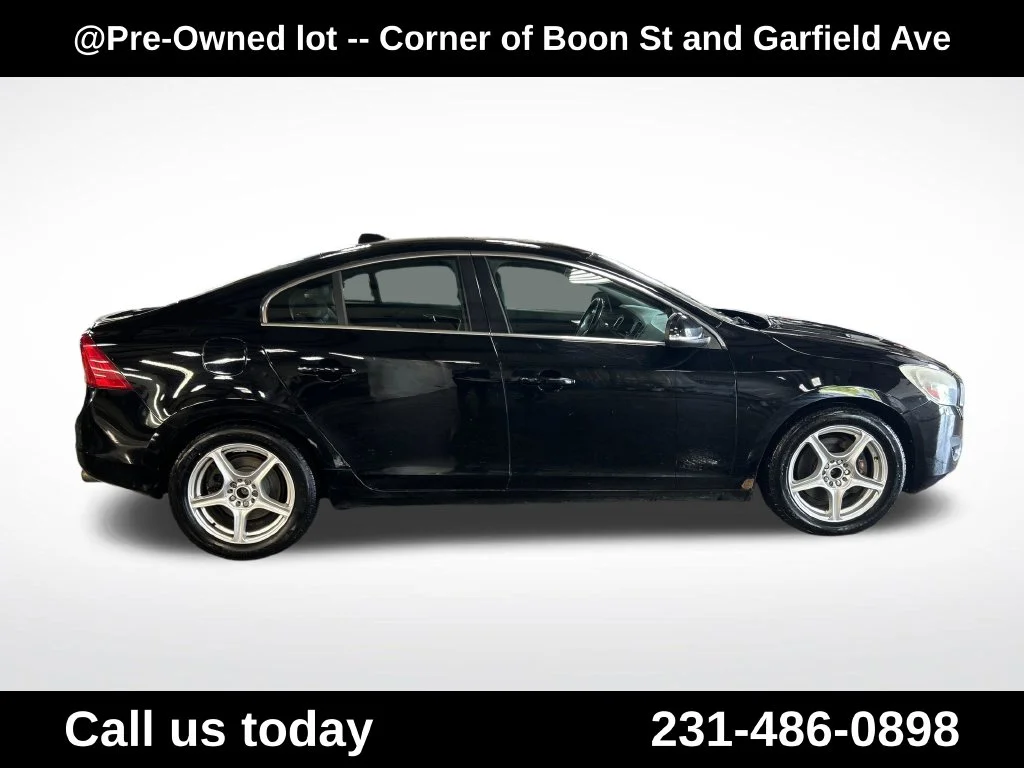 Used 2013  Volvo T5 image 6
