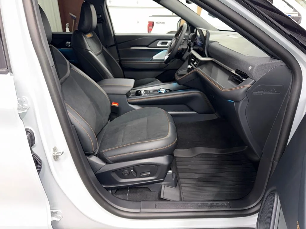 New 2026 White Ford Tremor image 22