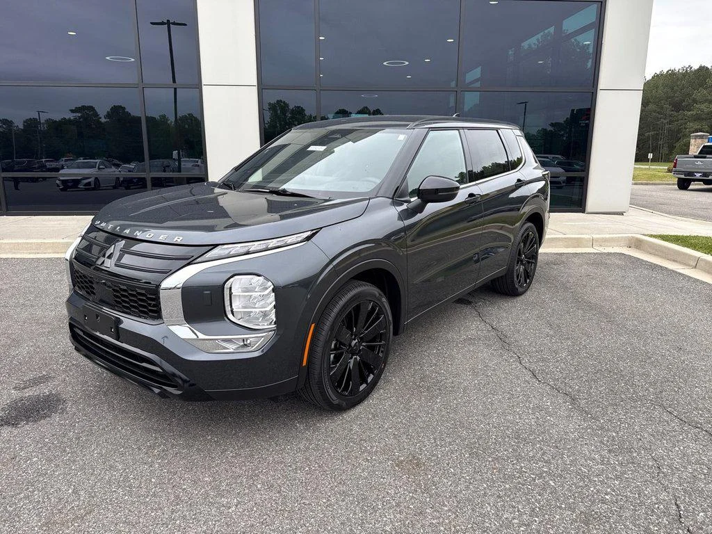2026 Mitsubishi Outlander LE S-AWC's photo