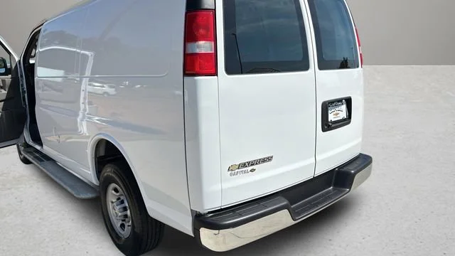 Used 2024 Summit White Chevrolet WT image 34