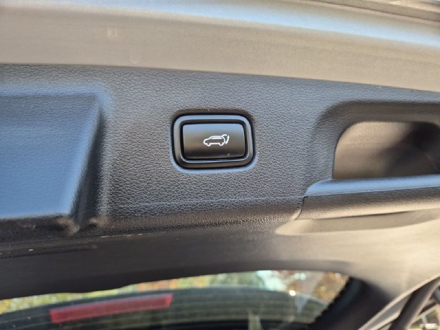 Used 2024 Silver Hyundai SEL image 29