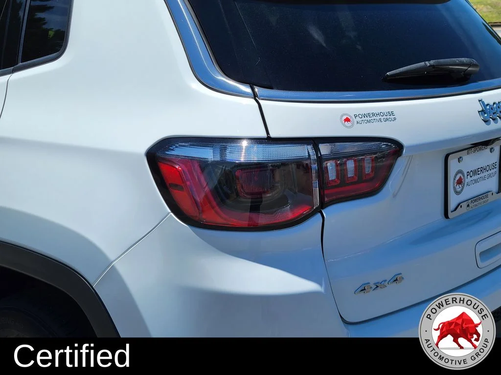 Used 2024 White Jeep Latitude image 13
