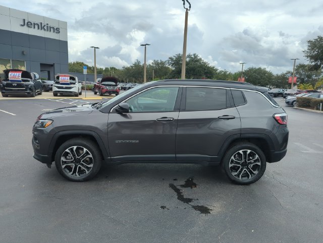 Used 2024 Gray Jeep Limited image 11