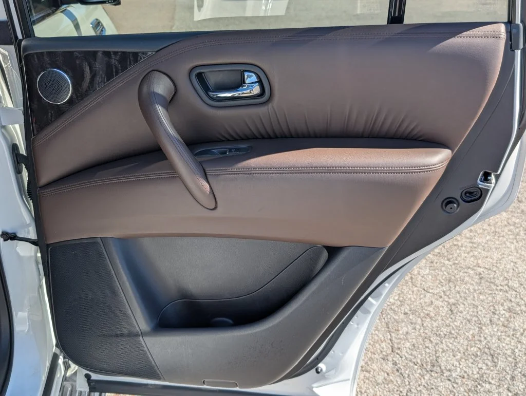 Used 2023 White Nissan Platinum image 35