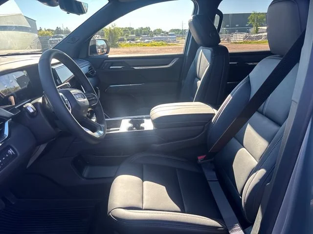 New 2026 Sterling Metallic GMC Elevation image 10