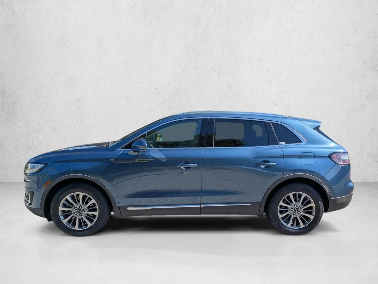 Used 2019 Blue Diamond Metallic Lincoln Select image 9