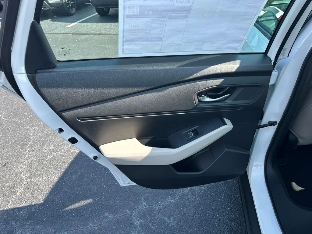 New 2026 Platinum White Pearl Honda LX image 13