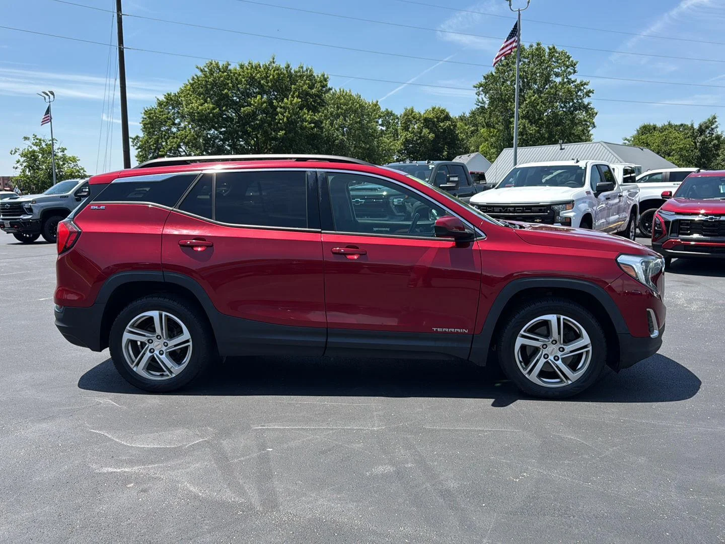 Used 2018 Red Quartz Tintcoat GMC SLE image 8