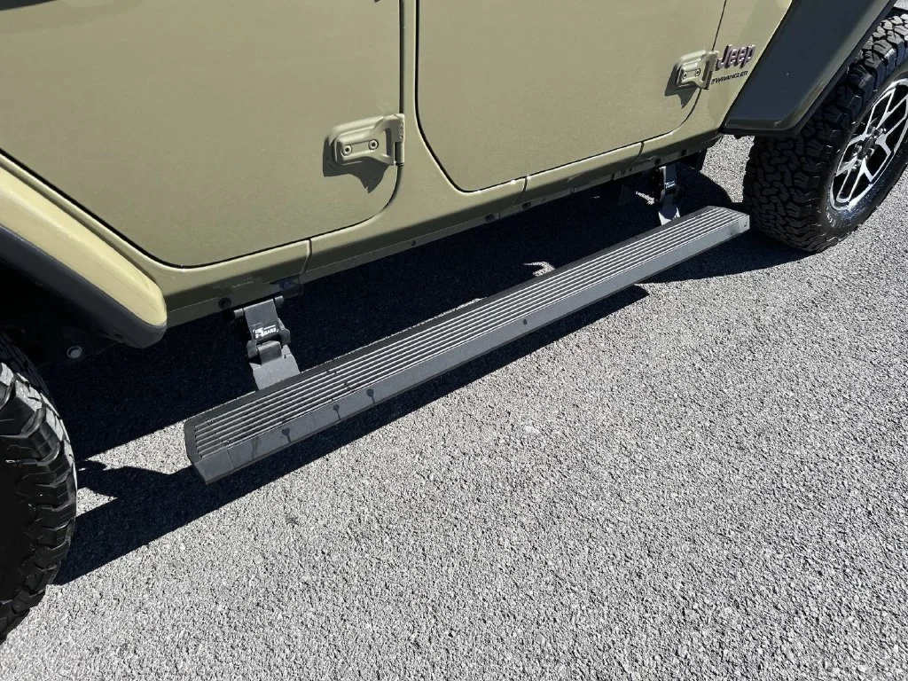 Used 2025 Green Jeep Rubicon image 21