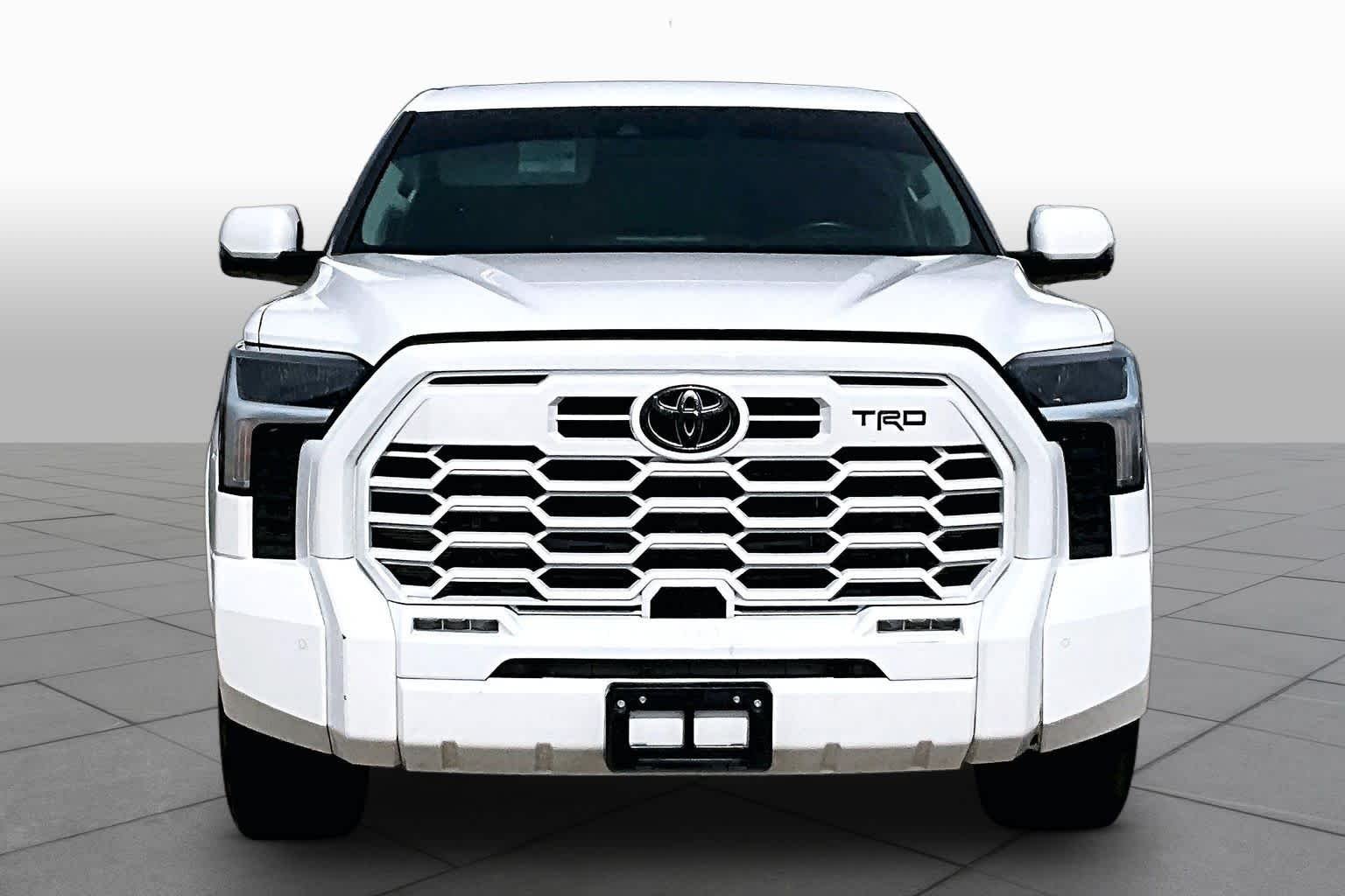 Used 2022 White Toyota SR5 image 4