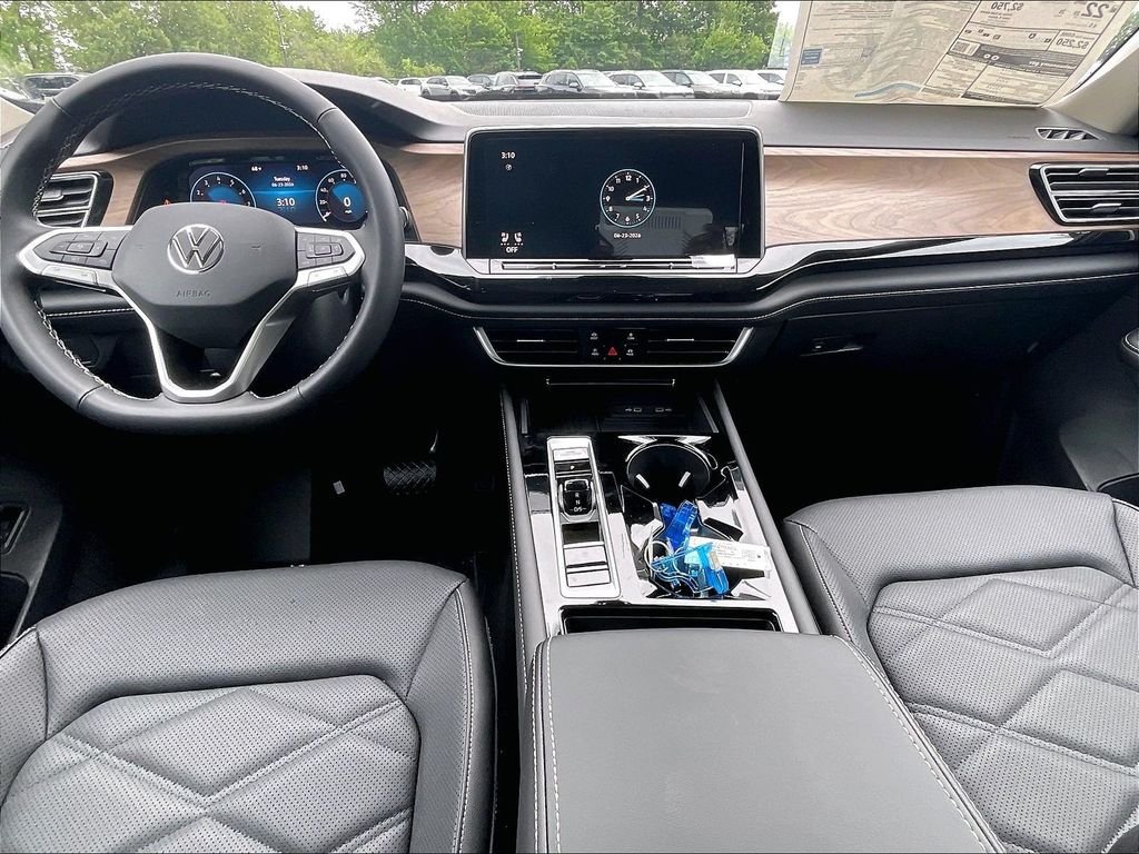 New 2026 White/off-white Volkswagen 2.0T SE w/Technology image 12