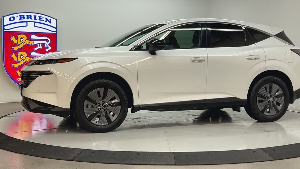 Used 2025 White Pearl Nissan SL image 8