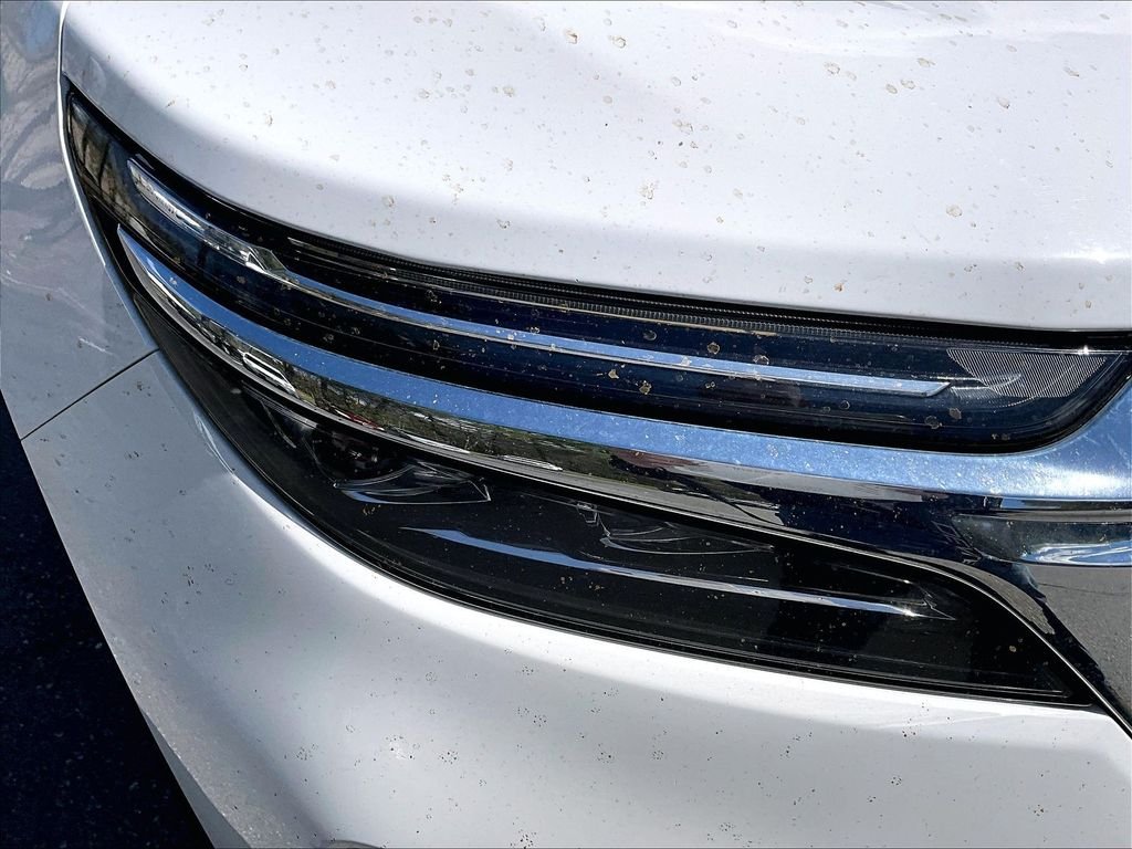 Used 2023 Summit White Chevrolet Premier image 32