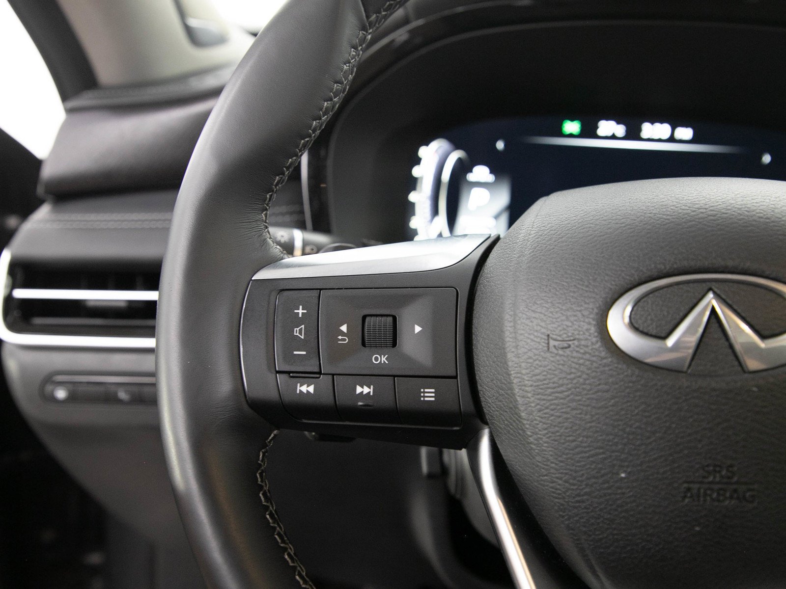 Used 2023 Graphite Shadow INFINITI Sensory image 30