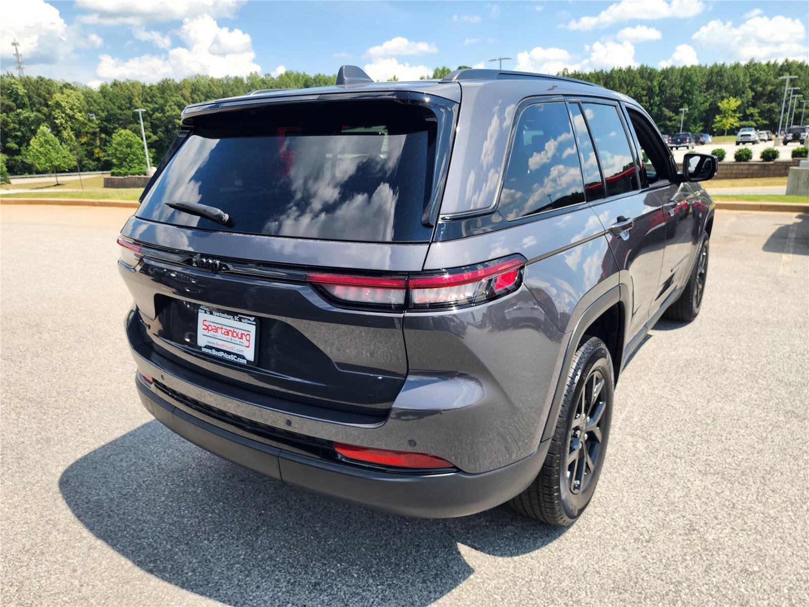 Certified Used 2024 Baltic Gray Metallic Clearcoat Jeep Altitude X image 13