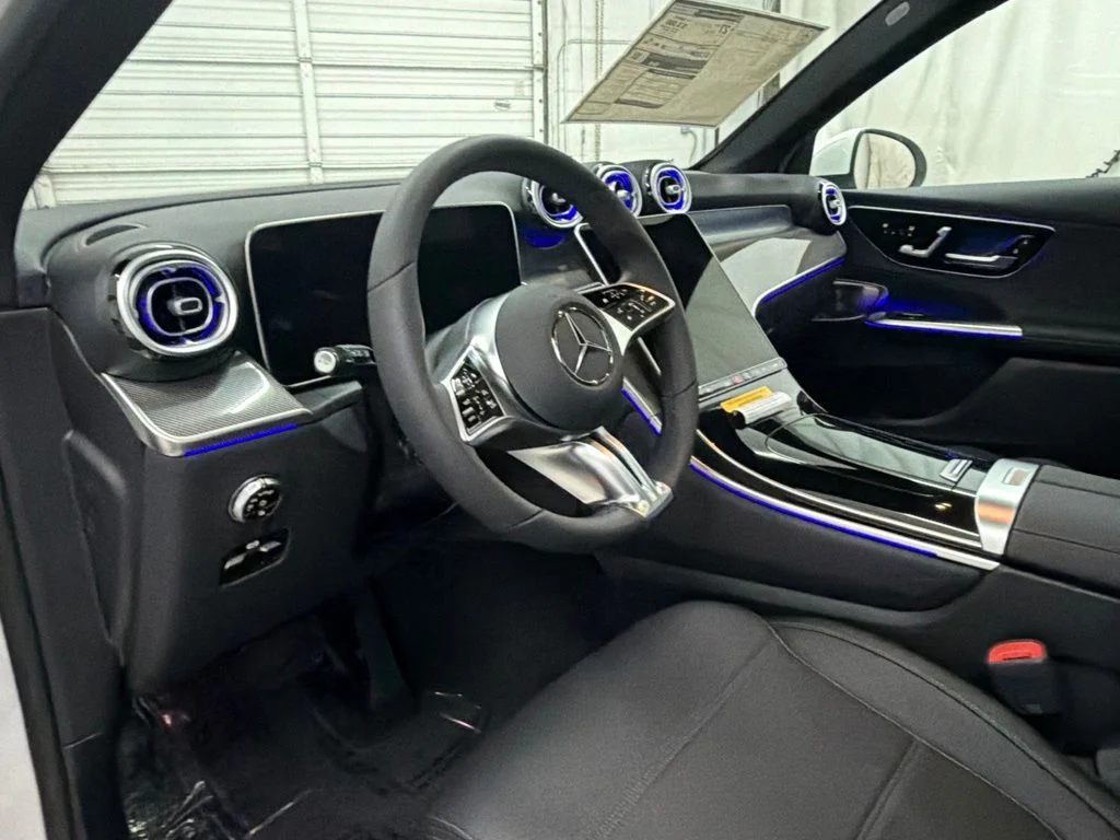 New 2027 White Mercedes-Benz GLC 300 image 12