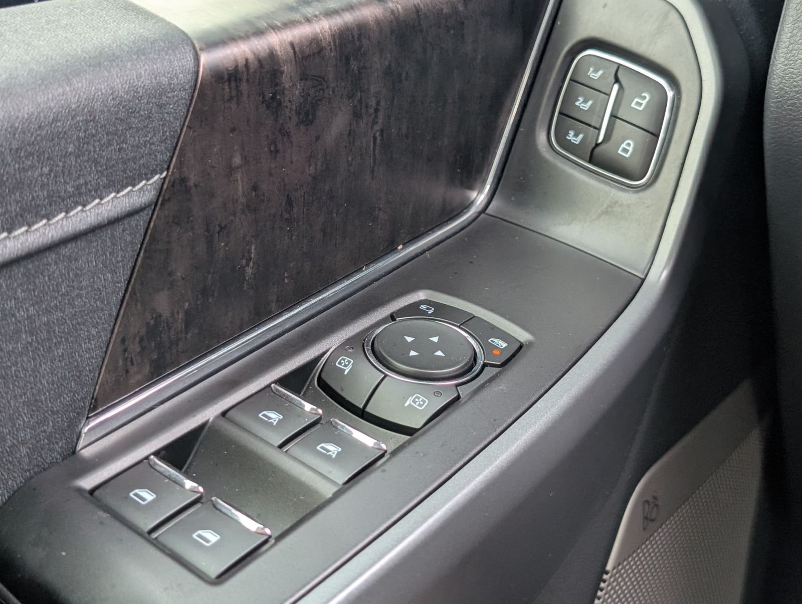 Used 2022 Agate Black Metallic Ford Lariat image 26