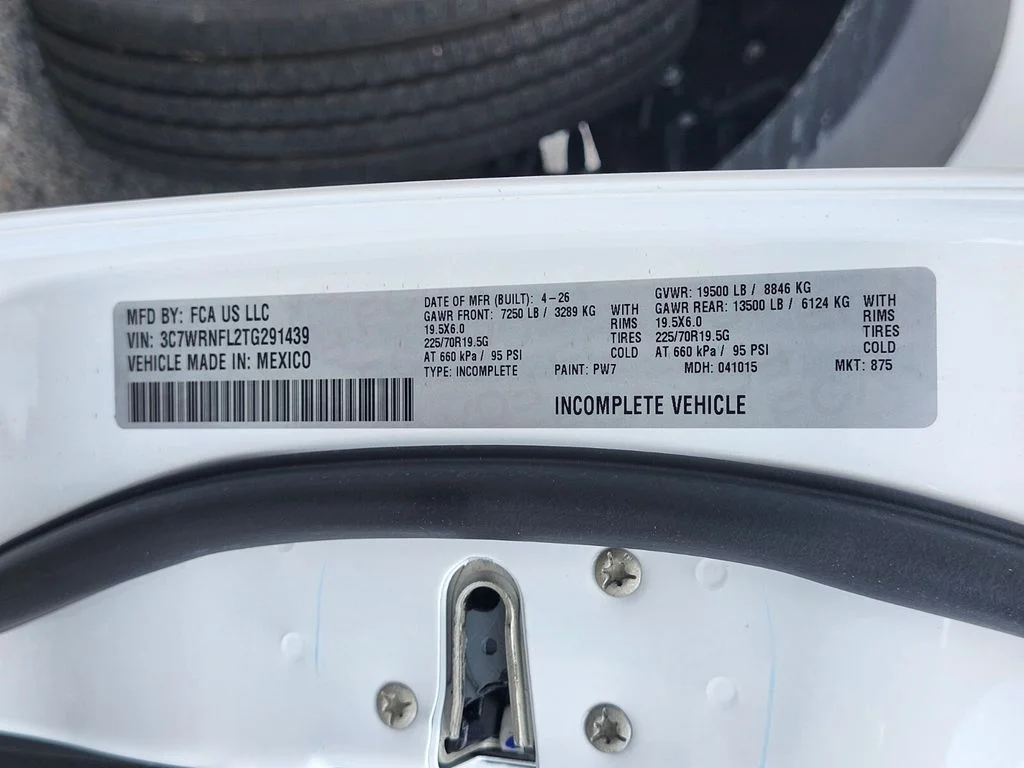 New 2026 Bright White Clearcoat RAM Tradesman image 32