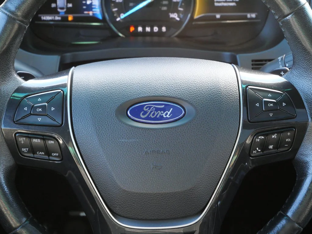 Used 2016 Gray Ford Limited image 18