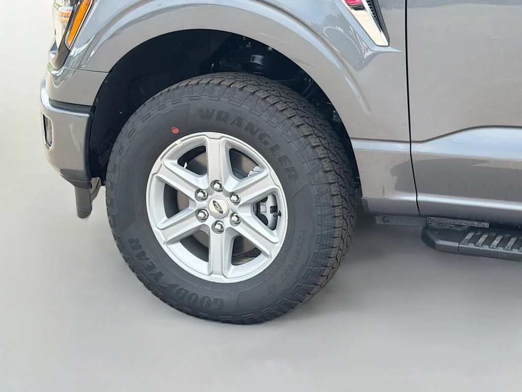 New 2026 Carbonized Gray Metallic Ford XLT image 10