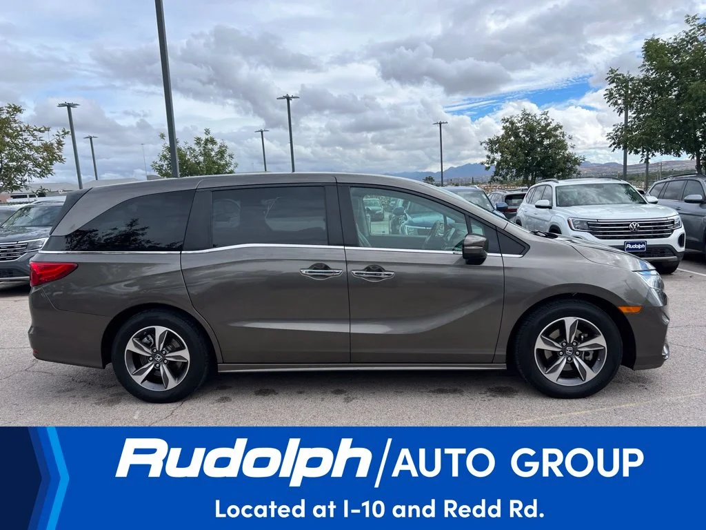 Used 2018 Forest Mist Metallic Honda Touring image 6