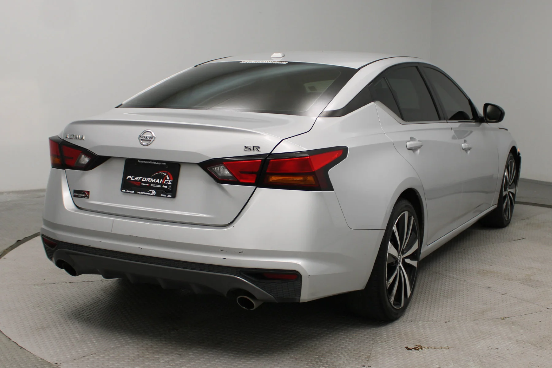 Used 2019 Brilliant Silver Metallic Nissan 2.5 SR Sedan image 33