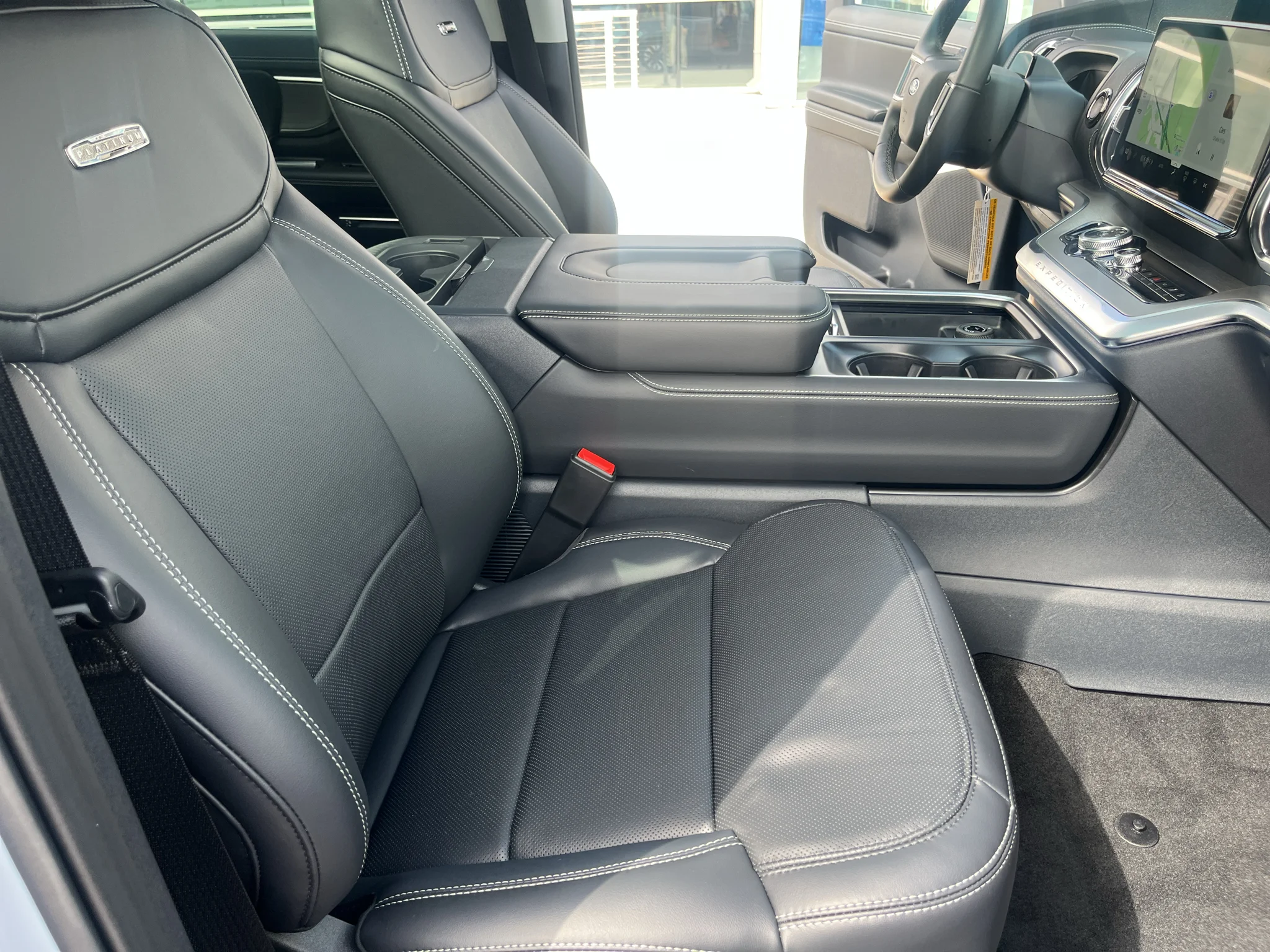 New 2027 Glacier Gray Metallic Tri-Coat Ford MAX Platinum image 20
