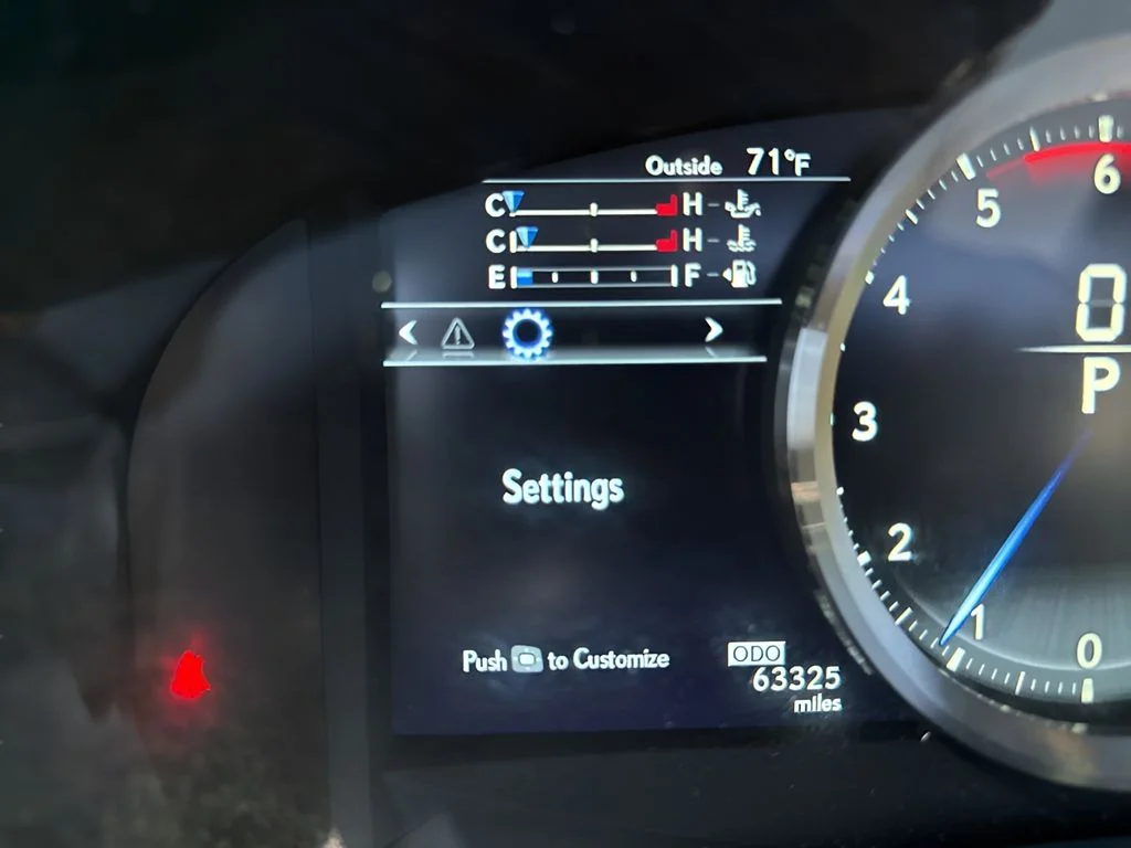 Used 2015 Red Lexus F image 24