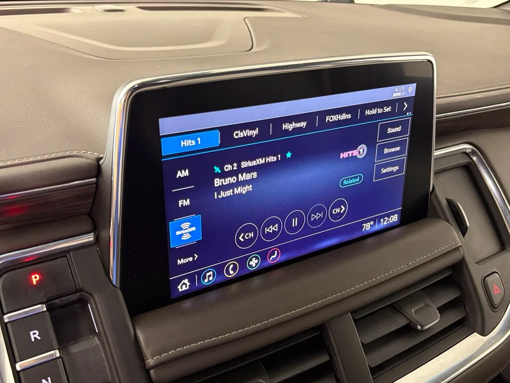 Used 2021 White Chevrolet LT image 28