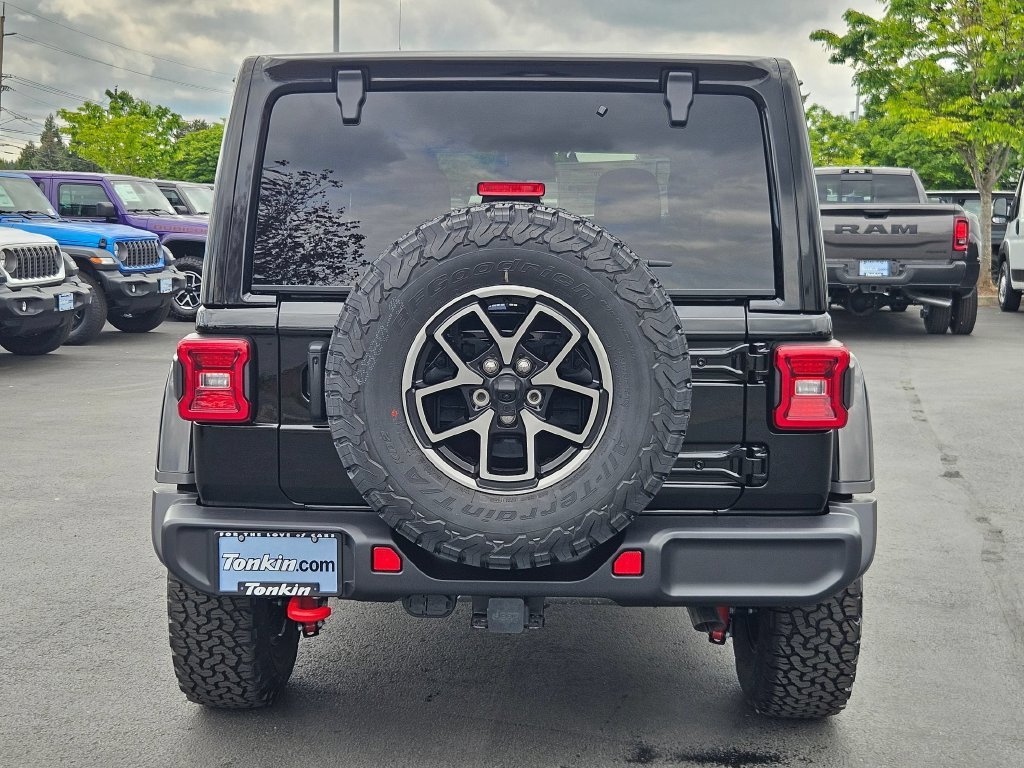 New 2026 Black Clear-Coat Exterior Paint Jeep Rubicon image 5
