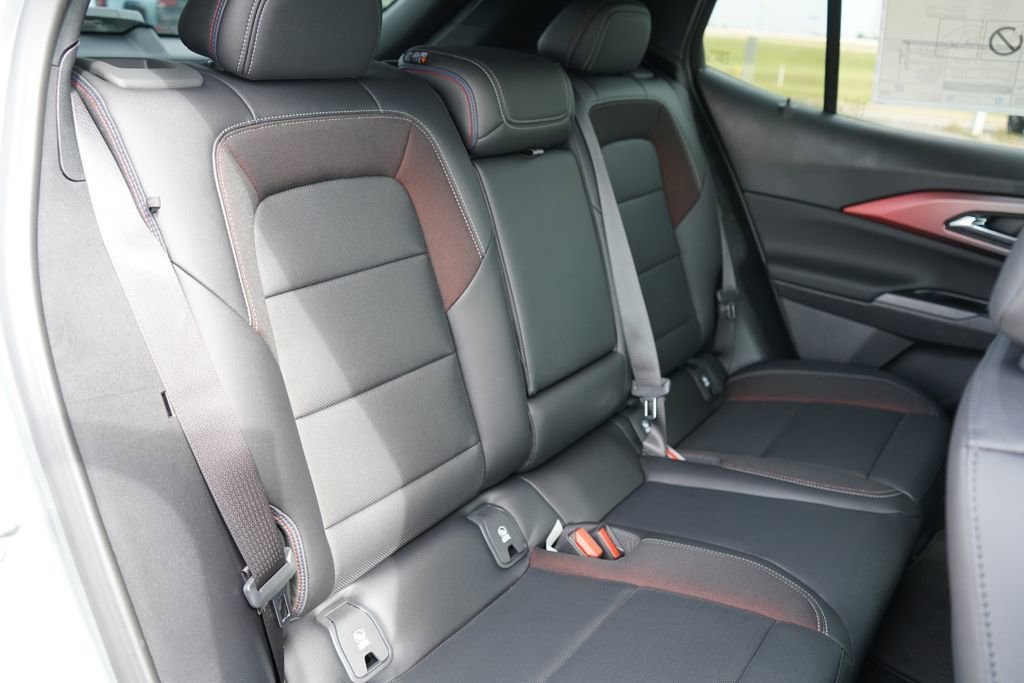 2025 Chevrolet Equinox EV RS - Photo 25