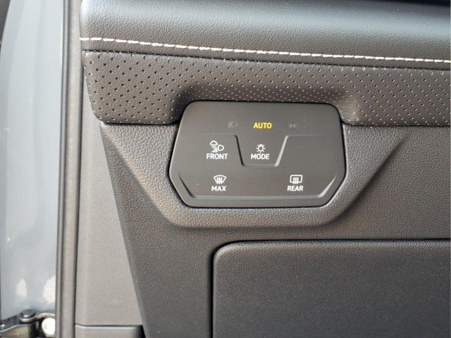 New 2026 Pure Gray Volkswagen SE w/Technology 4M image 27