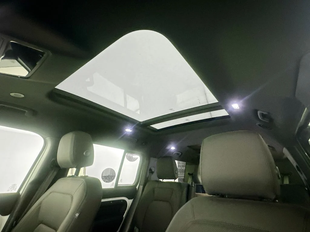 New 2026 Fuji White Land Rover X-Dynamic SE image 21