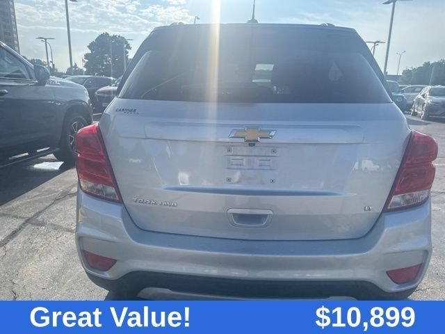 Used 2018 SILVER ICE METALLIC Chevrolet LT image 14