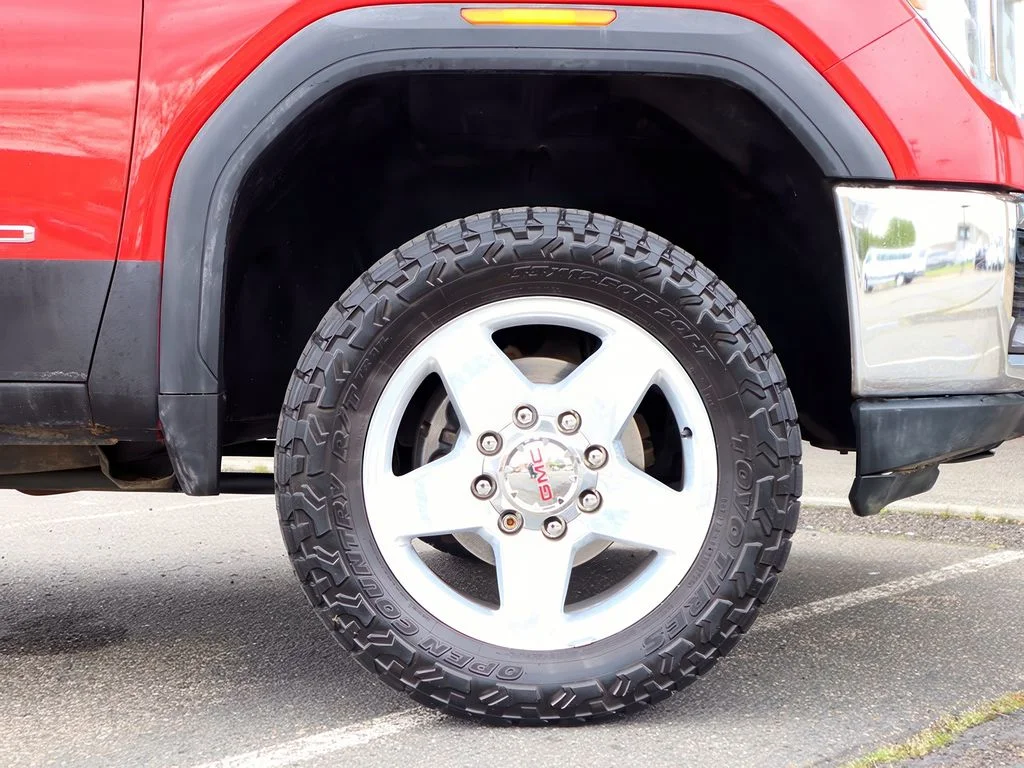 Used 2021 Cardinal Red GMC SLE image 24