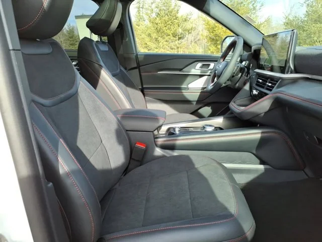 New 2026 Star White Metallic Tri-Coat Ford ST image 8