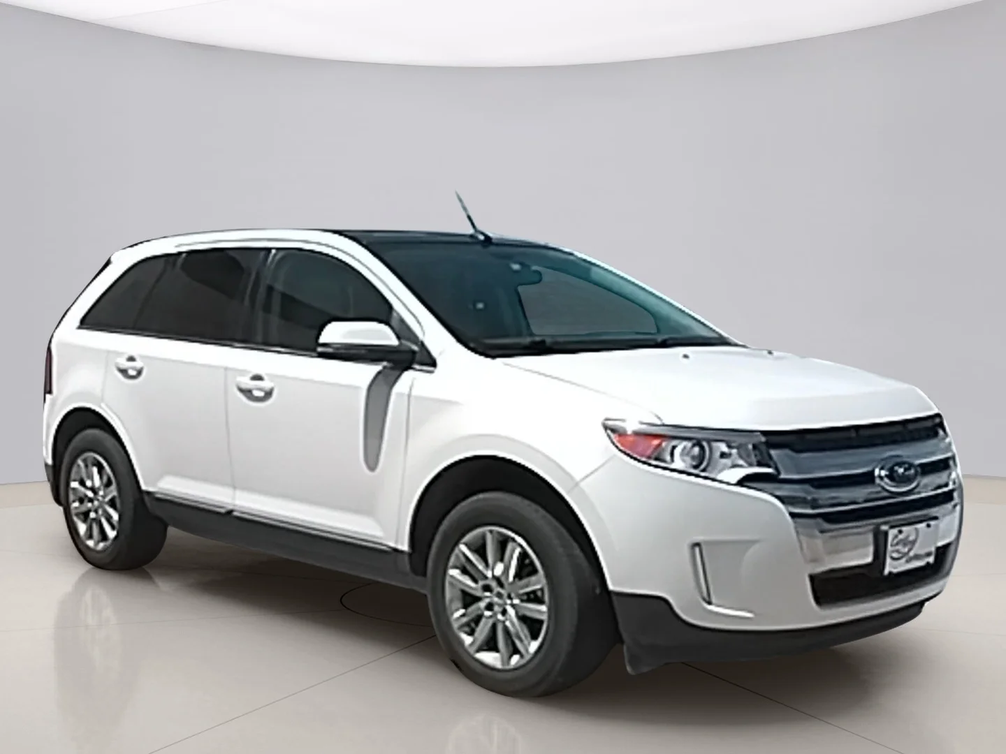 Used 2012 White Ford LIMITED image 3