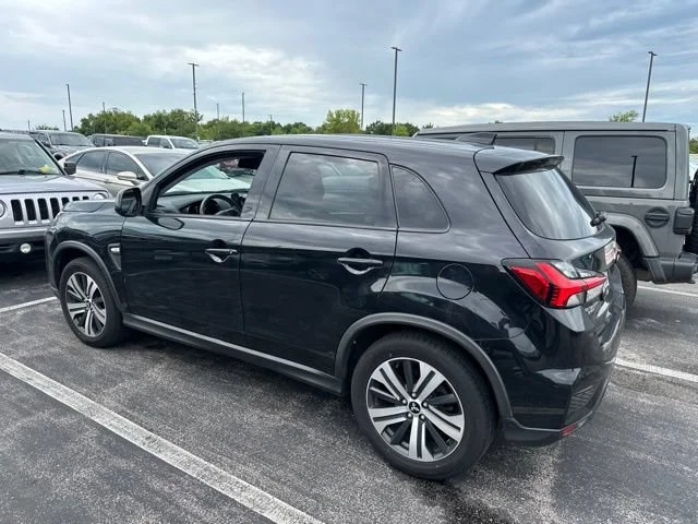 Used 2021 Black Mitsubishi 2.0 ES AWC image 3