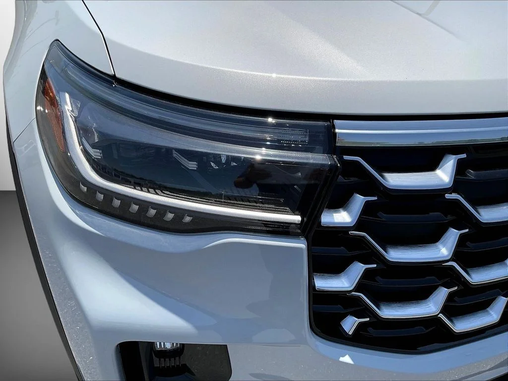 New 2026 Space White Metallic Ford Platinum™ image 34