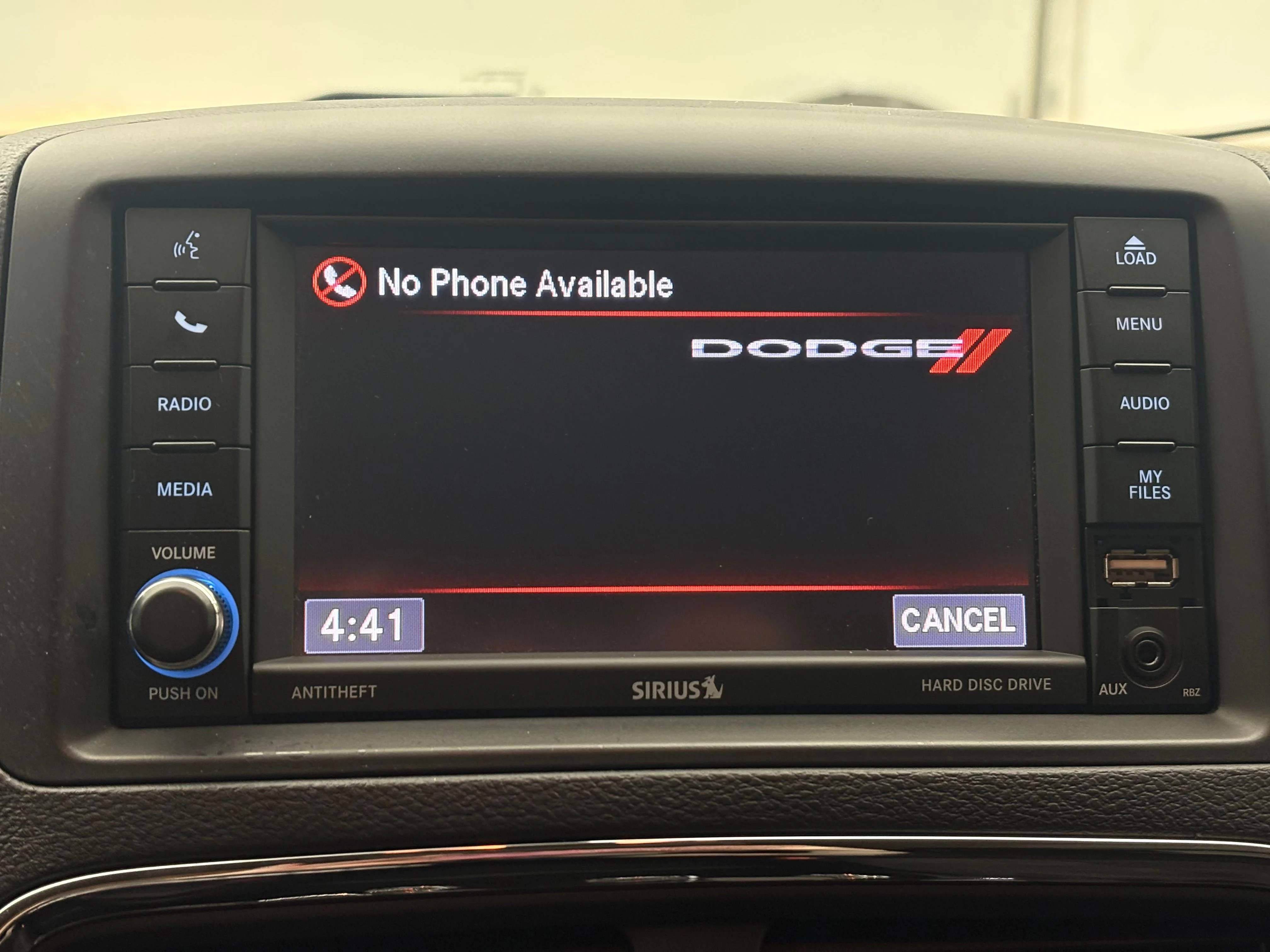 Used 2018 Billet Silver Metallic Clearcoat Dodge SE image 20
