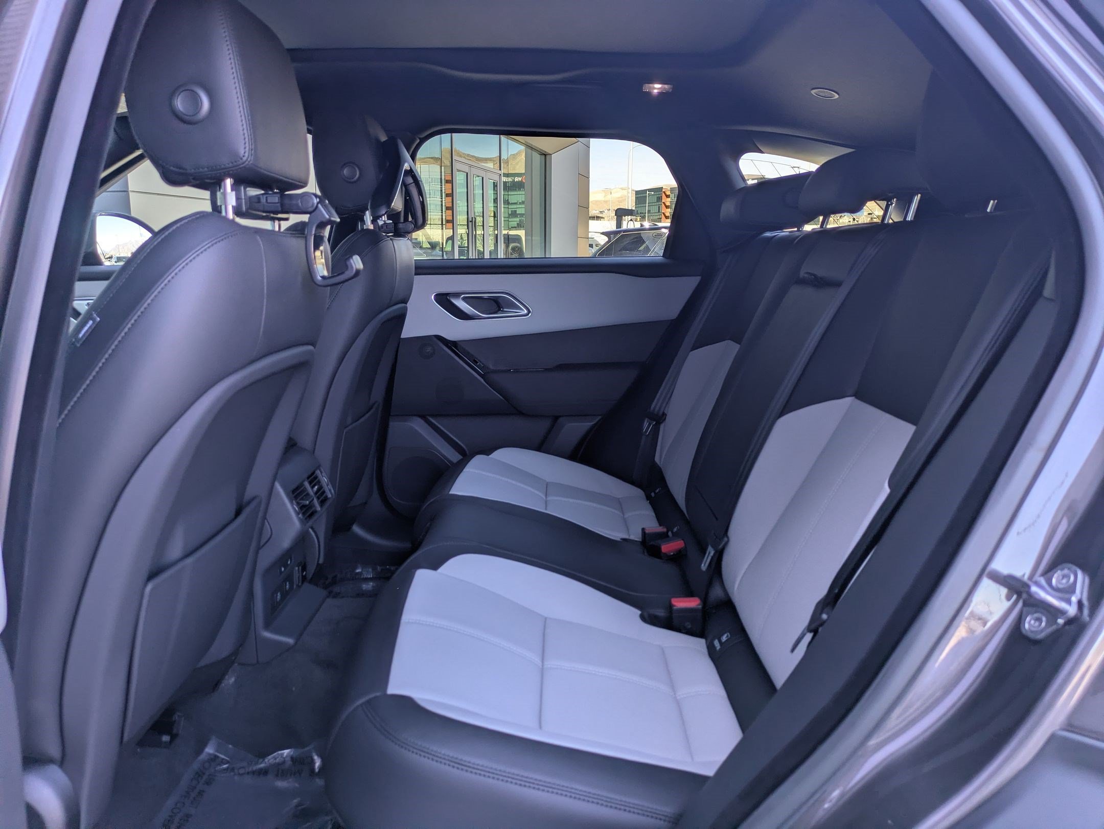 2026 Land Rover Range Rover Velar Dynamic SE - Photo 16