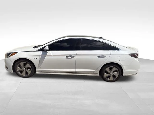 Used 2016 White Hyundai Limited image 7